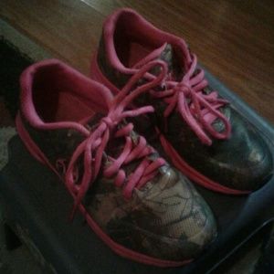 Girls realtree camo shoes